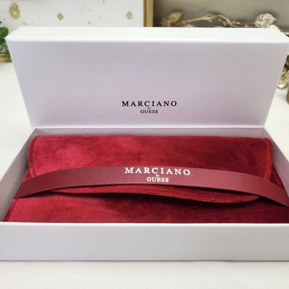 Guess by Marciano nib marciano